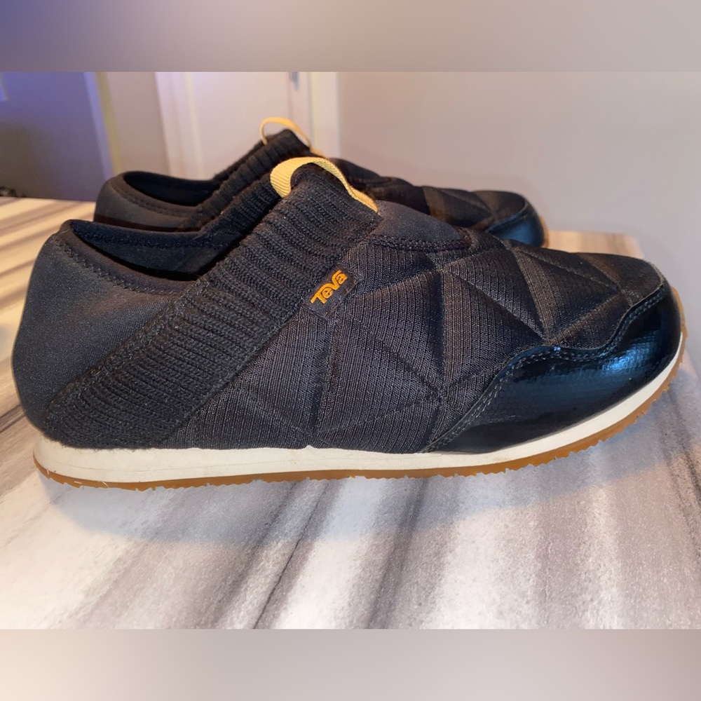 TEVA shoe Size 10